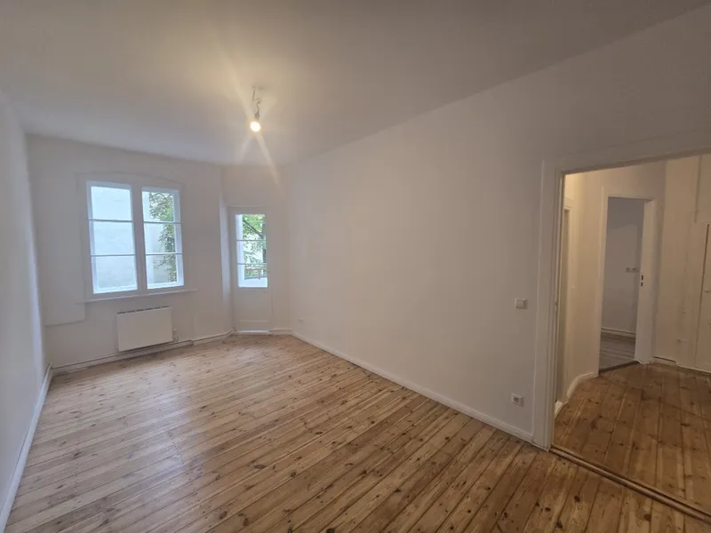 Erstbezug nach Modernisierung - Traumhafte Altbauwohnung mit Balkon & Dielenboden — photo 1